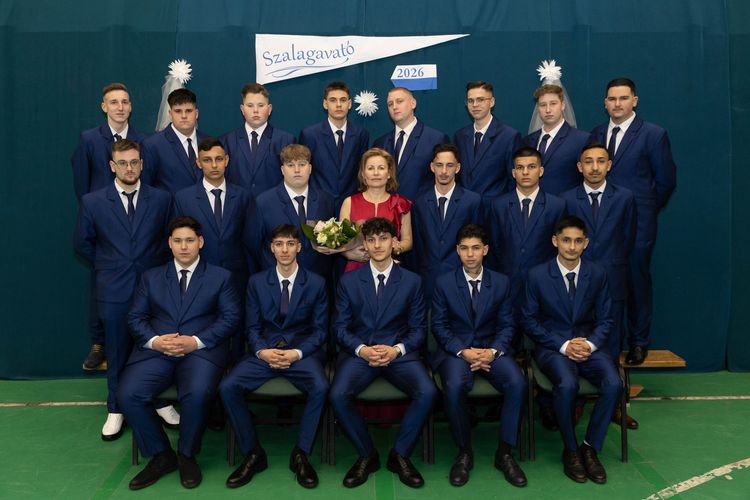 BALLAGÓ SZAKKÉPZŐS DIÁKOK - 11.GV
