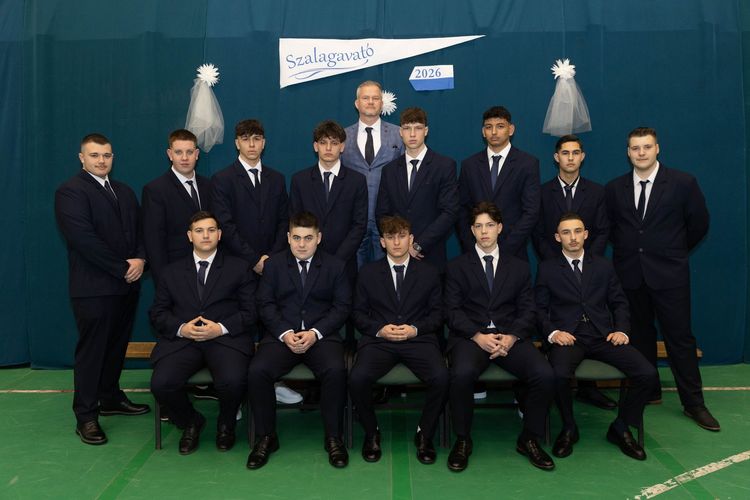 BALLAGÓ SZAKKÉPZŐS DIÁKOK - 11.E