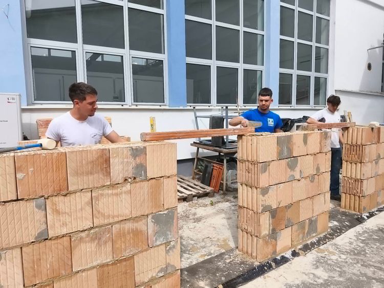 Kőművesek kezdték meg az idei szakmai vizsgát