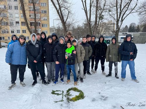 Hólény-építő verseny a Széchenyiben