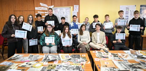 anna frank_emlekkialitas_tarlatvezetokepzes (2).jpg