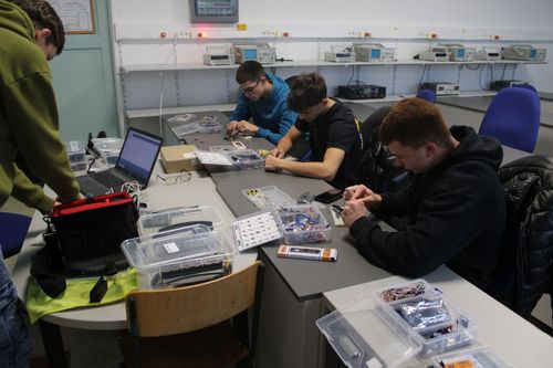 elektronika szakkor_nov_2025 (2).jpg