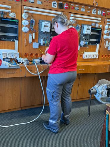 Felnőtt erősáramú technikus tanulóink teljesítették a szakmai vizsga gyakorlati részét