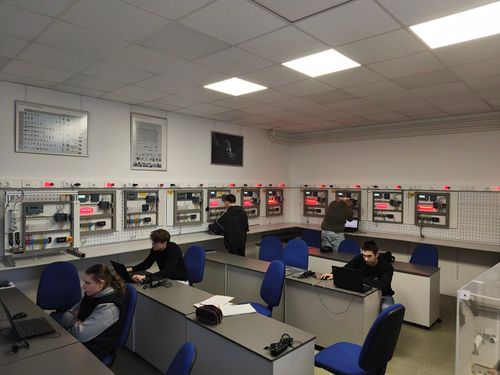 Folyamatirányítás tanóra - 12.D