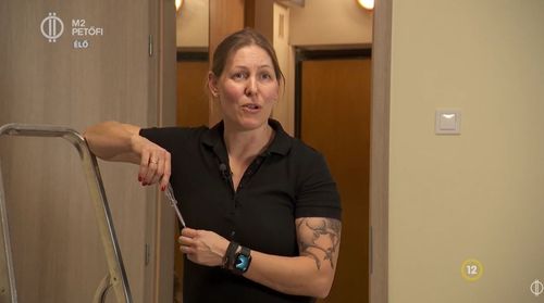 Mesternő - Szél Felícia újságíróból lett villanyszerelő