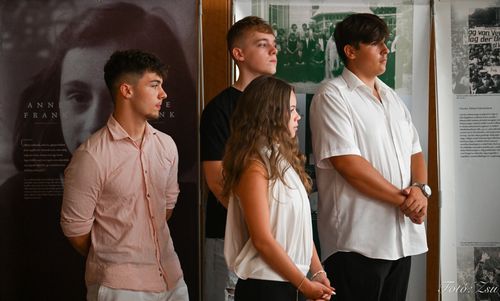 Tantestület az Anna Frank életét nyomonkövető tárlaton