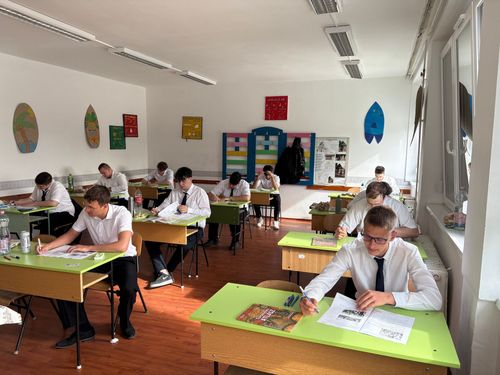 Csend és koncentráció: Sorok között a történelem